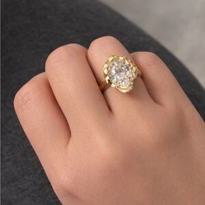 Elegant Gold Ring with Clear Stone